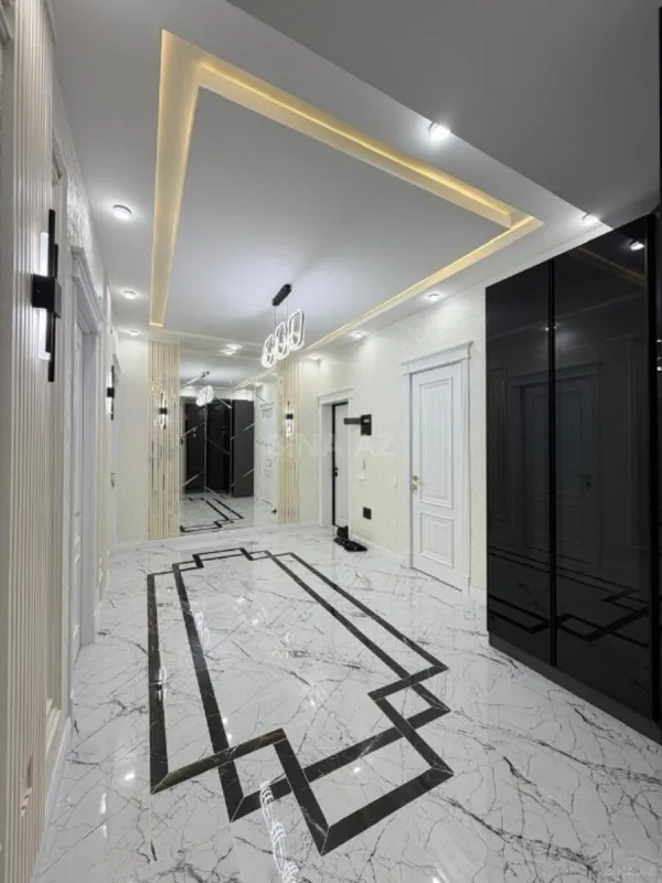 Satılır 3 otaqlı mənzil 130 m²