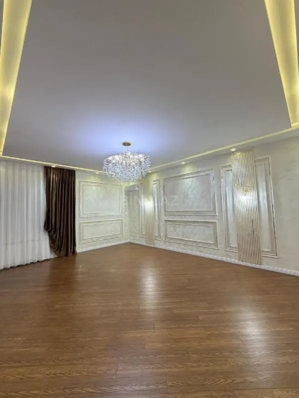 Satılır 3 otaqlı mənzil 130 m²