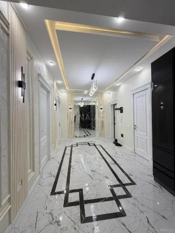 Satılır 3 otaqlı mənzil 130 m²