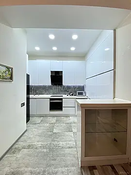 Kirayə verilir 3 otaqlı mənzil 120 m²