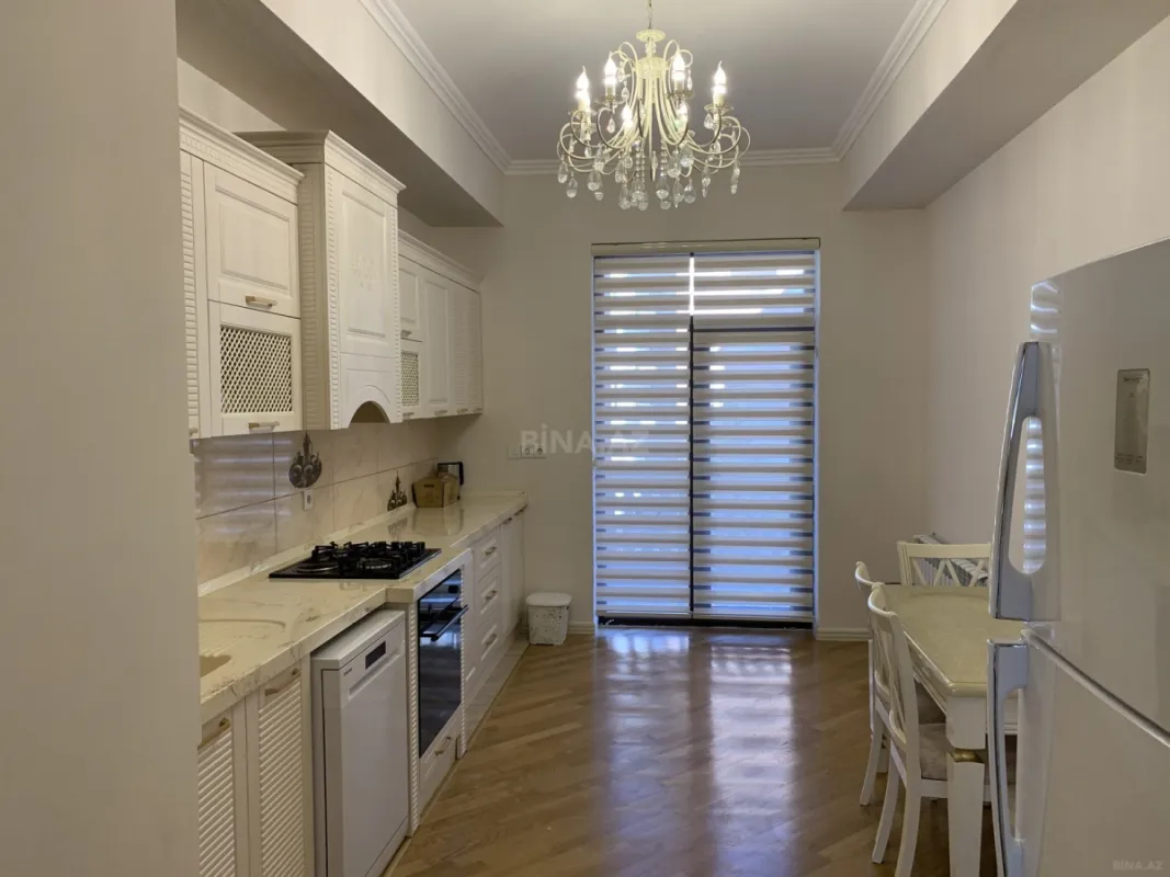 Kirayə verilir 3 otaqlı mənzil 150 m²
