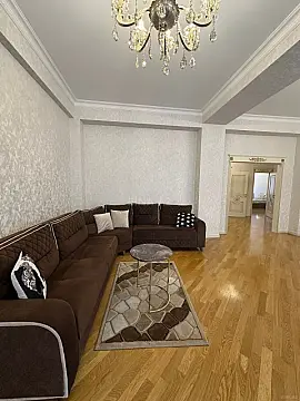 Kirayə verilir 3 otaqlı mənzil 150 m²