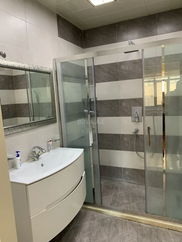 Kirayə verilir 3 otaqlı mənzil 150 m²