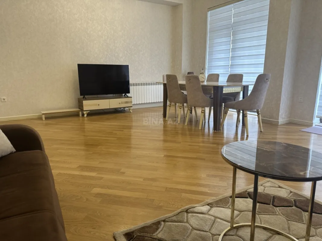 Kirayə verilir 3 otaqlı mənzil 150 m²