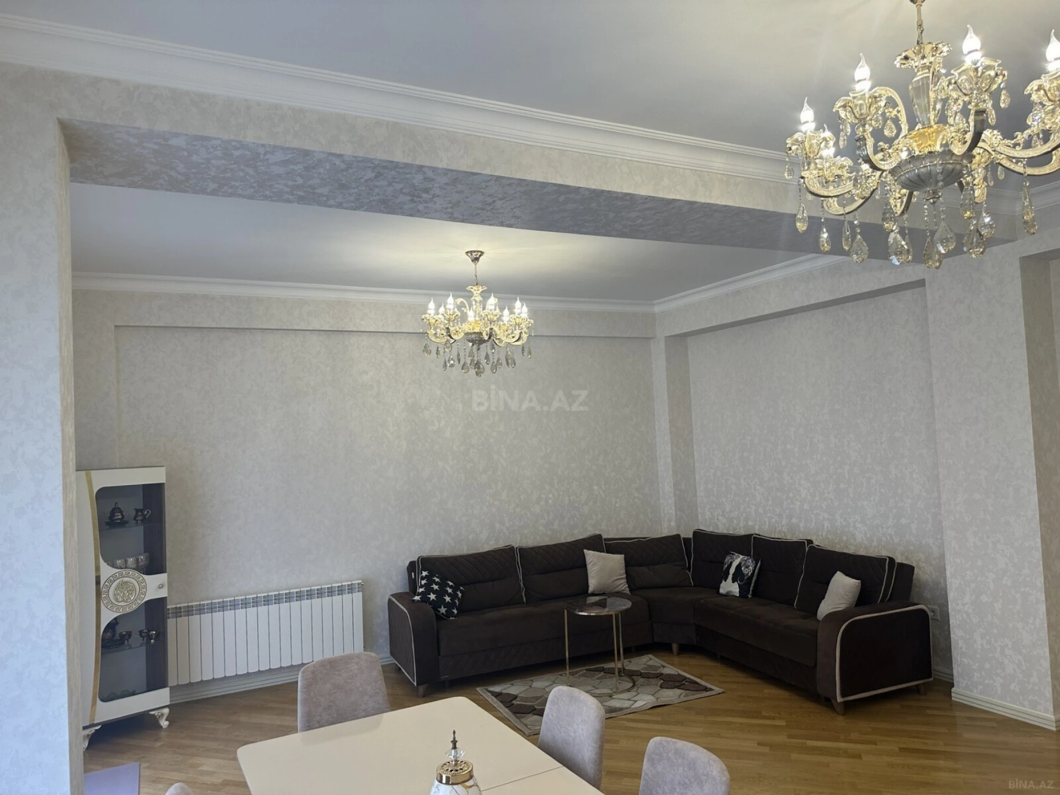 Kirayə verilir 3 otaqlı mənzil 150 m²