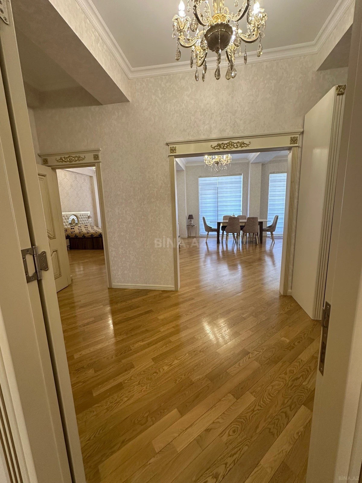 Kirayə verilir 3 otaqlı mənzil 150 m²