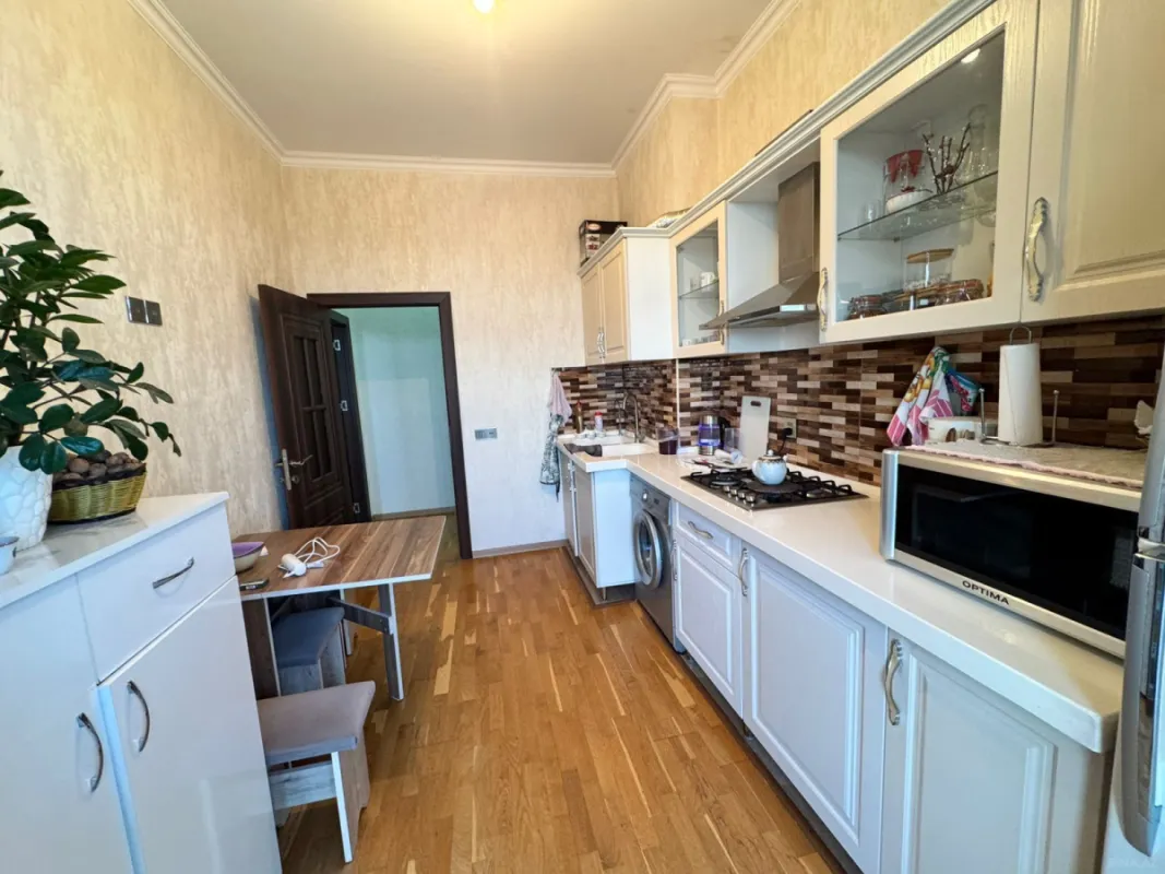 Satılır 2 otaqlı mənzil 86 m²