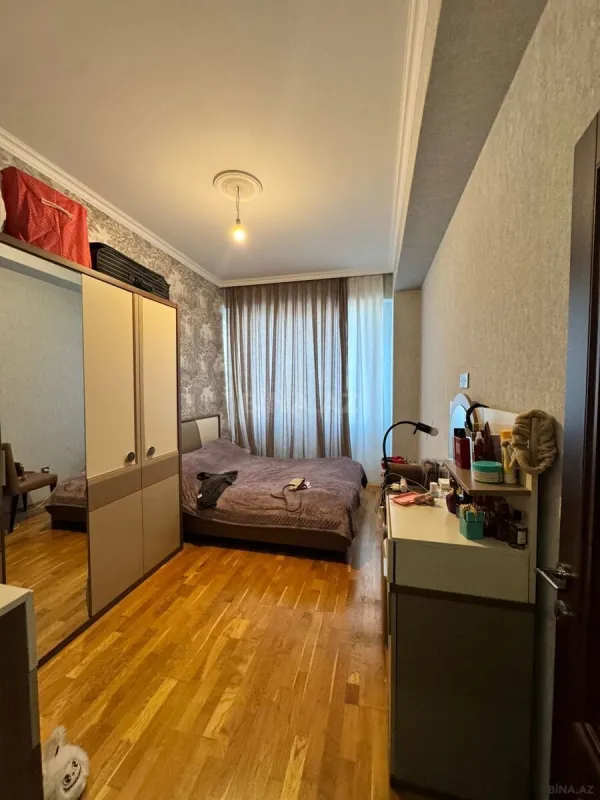 Satılır 2 otaqlı mənzil 86 m²