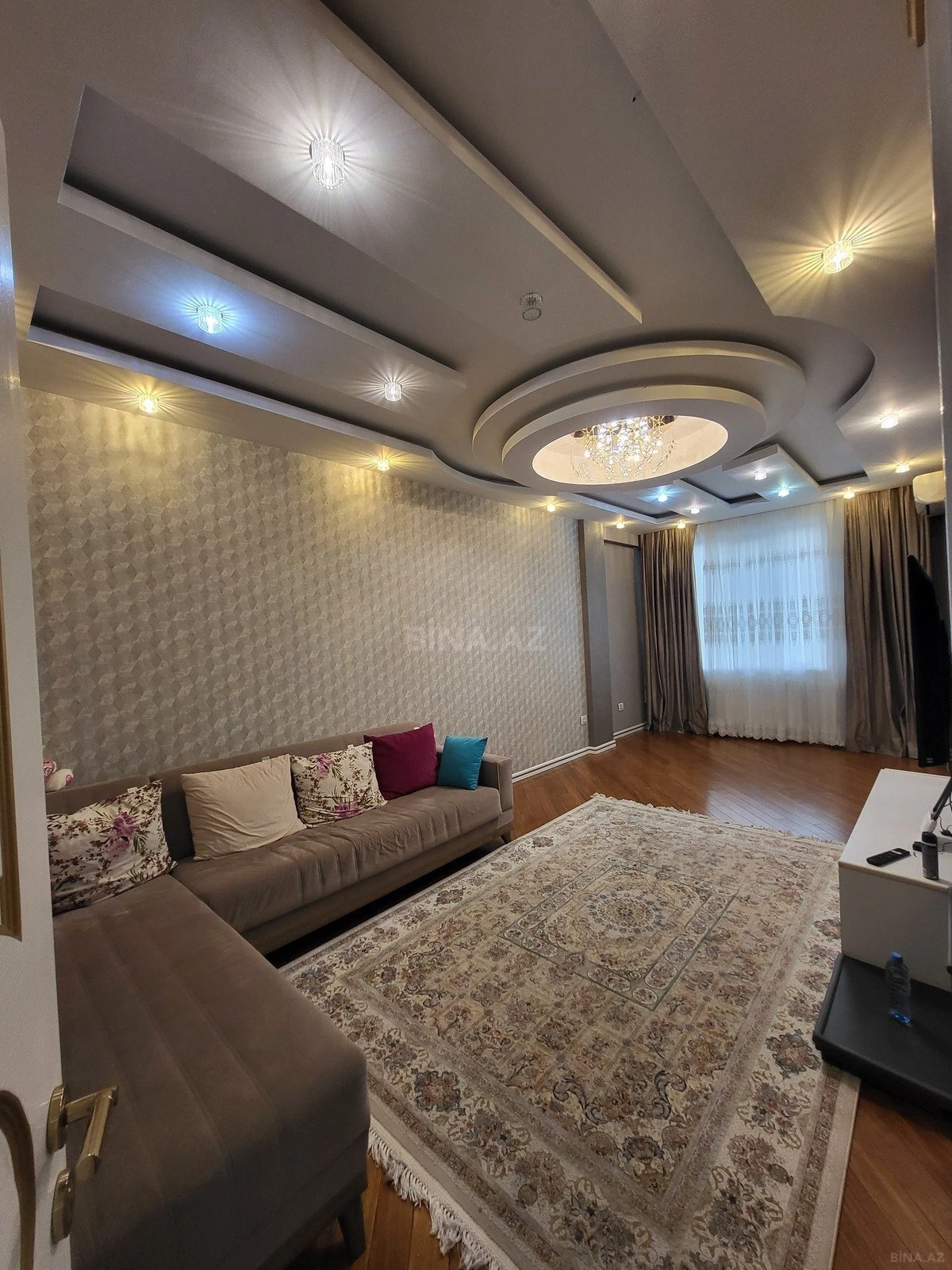 Satılır 3 otaqlı mənzil 90 m²