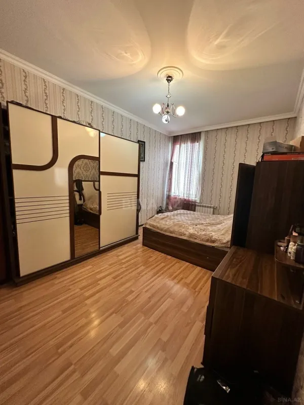 Satılır 2 otaqlı mənzil 74 m²