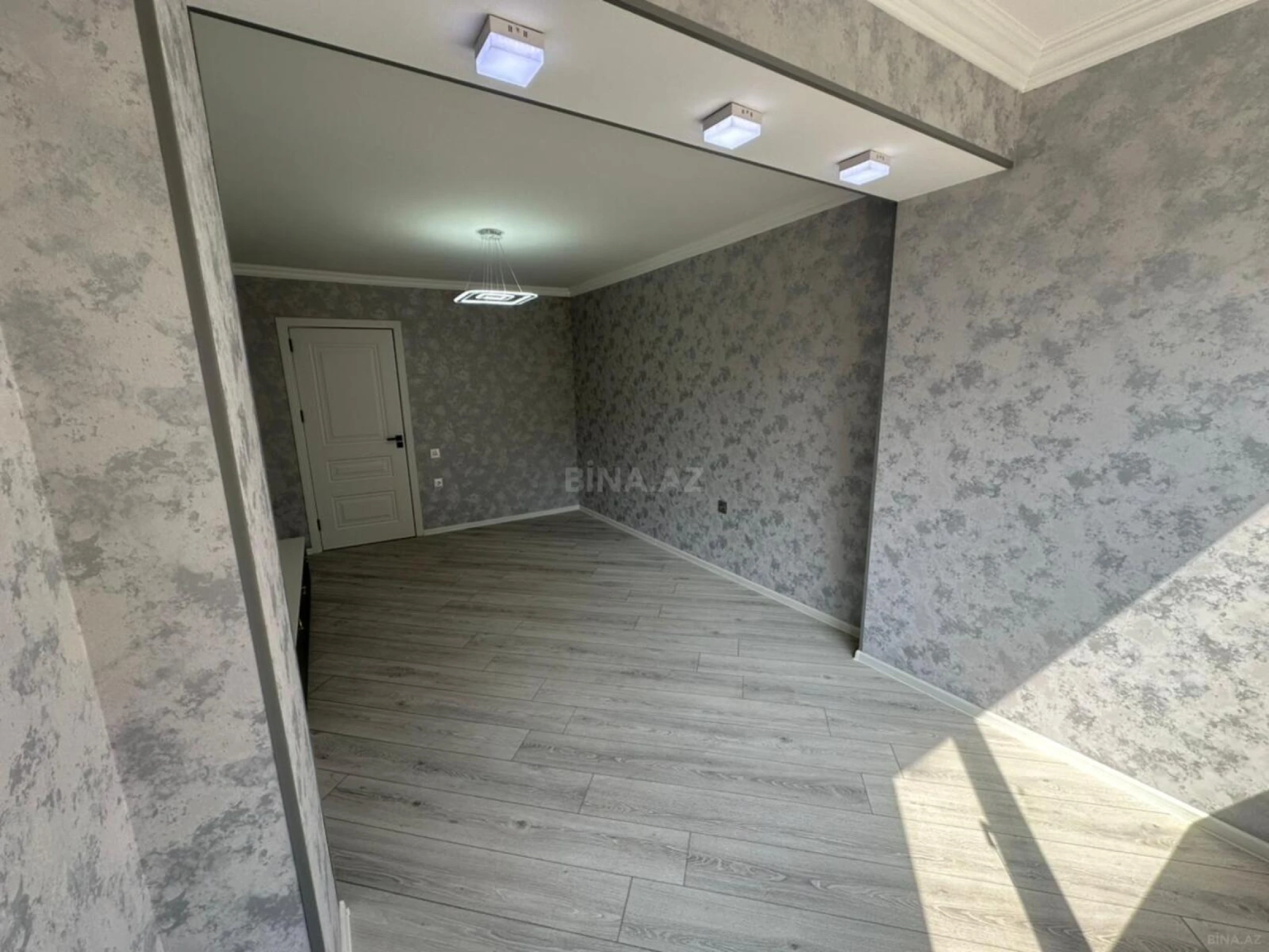 Satılır 2 otaqlı mənzil 60 m²