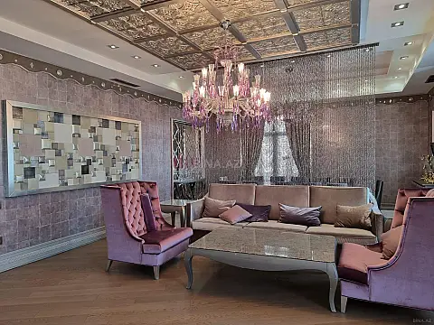 Satılır 5 otaqlı mənzil 239 m²