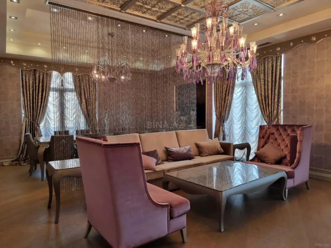 Satılır 5 otaqlı mənzil 239 m²