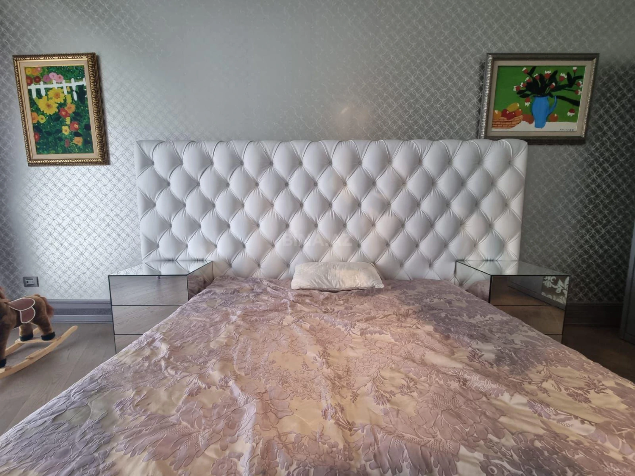 Satılır 5 otaqlı mənzil 239 m²