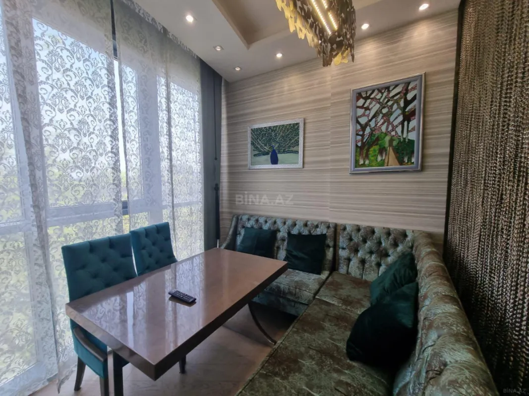 Satılır 5 otaqlı mənzil 239 m²
