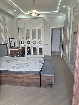 Kirayə verilir 2 otaqlı mənzil 85 m²