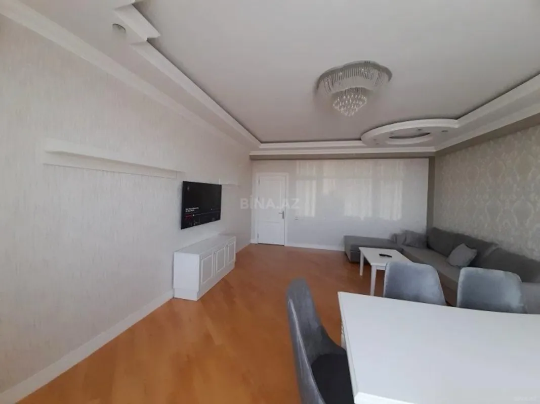 Kirayə verilir 2 otaqlı mənzil 110 m²
