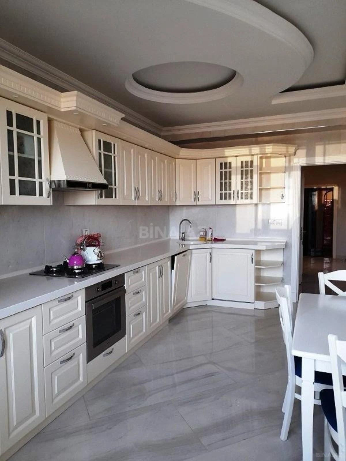 Kirayə verilir 2 otaqlı mənzil 110 m²
