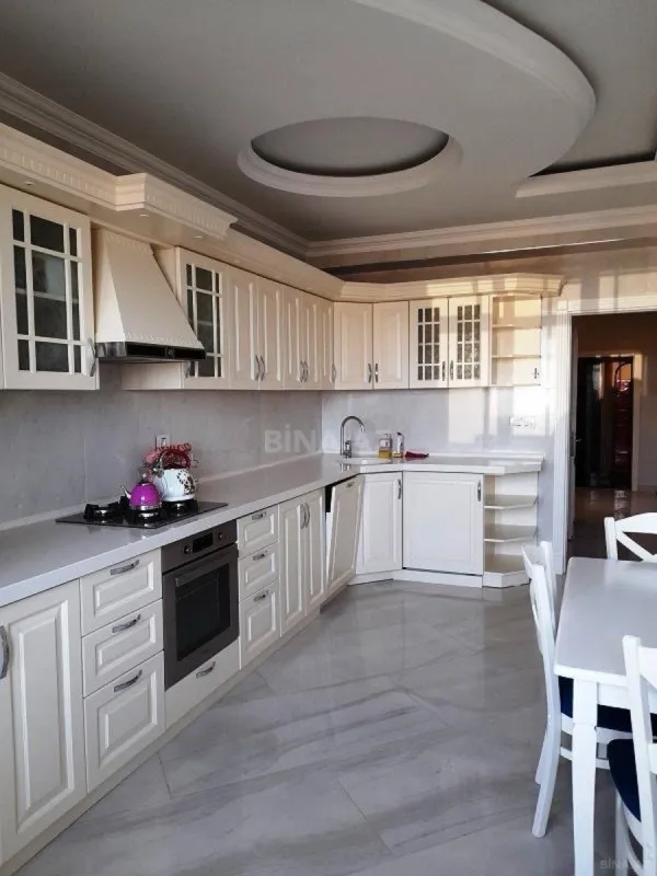 Kirayə verilir 2 otaqlı mənzil 110 m²