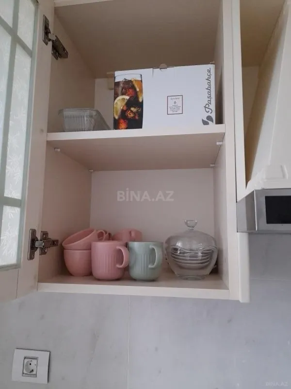 Kirayə verilir 2 otaqlı mənzil 110 m²