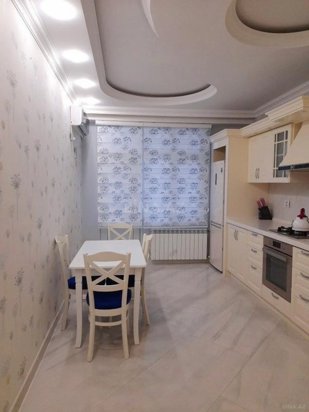 Kirayə verilir 2 otaqlı mənzil 110 m²