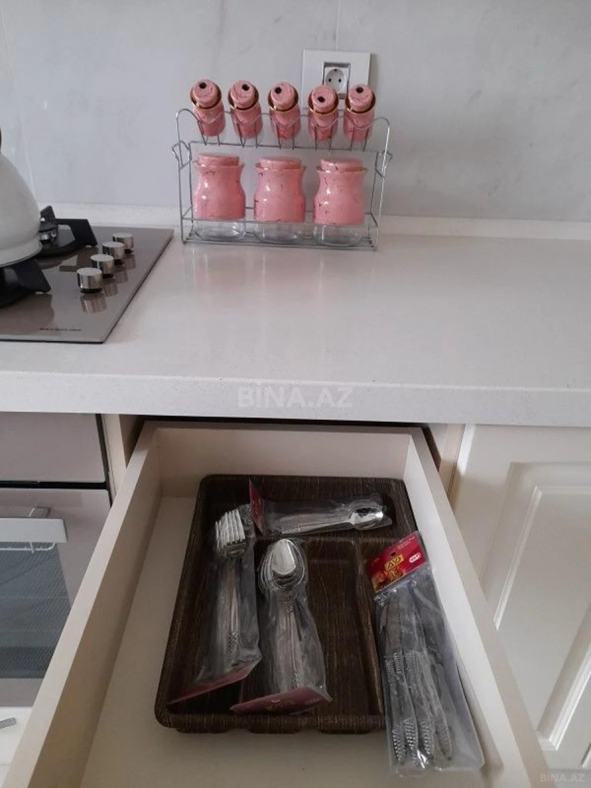 Kirayə verilir 2 otaqlı mənzil 110 m²