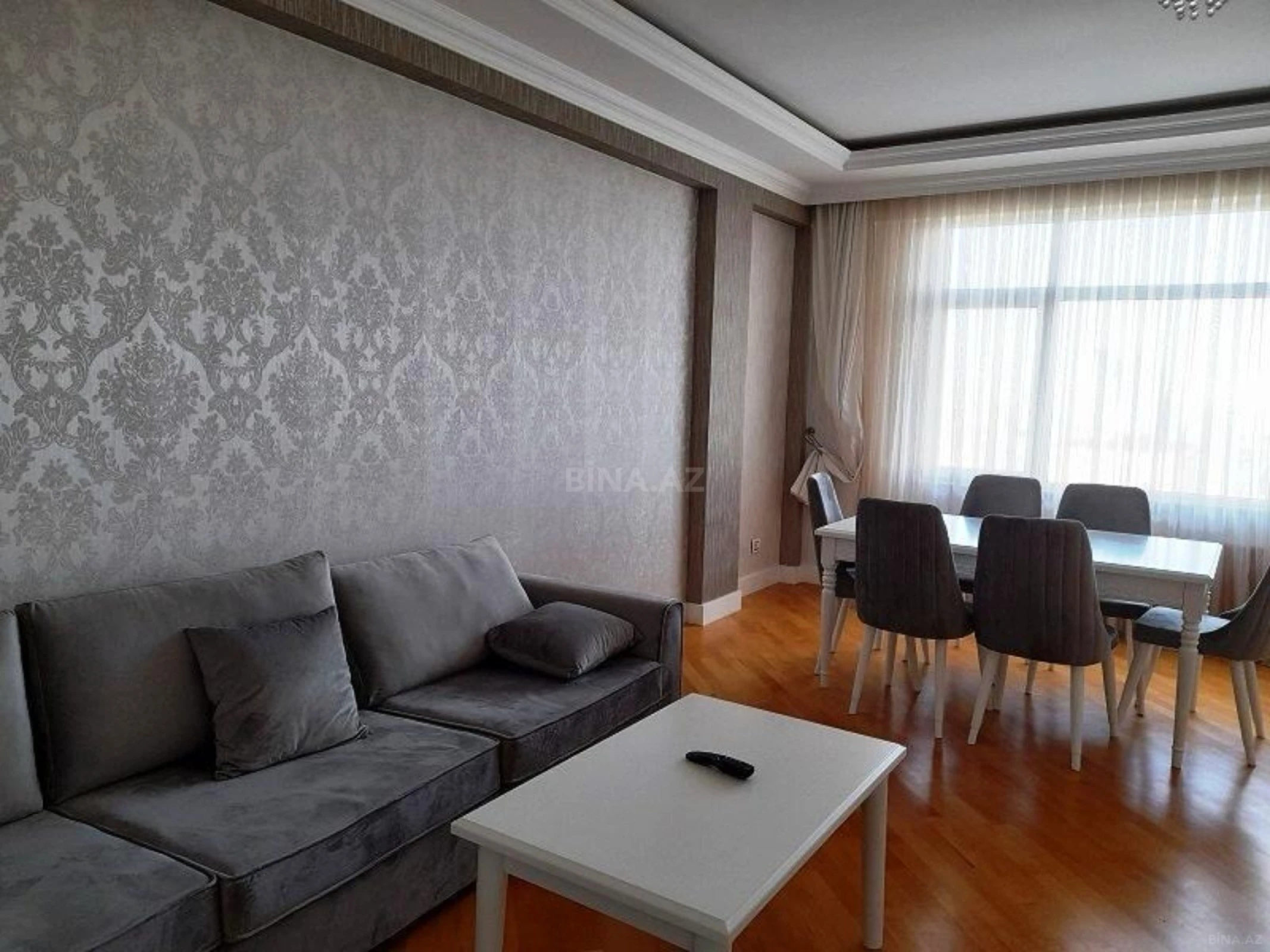 Kirayə verilir 2 otaqlı mənzil 110 m²