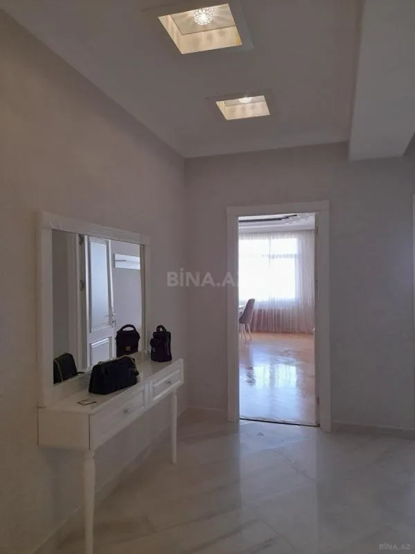Kirayə verilir 2 otaqlı mənzil 110 m²
