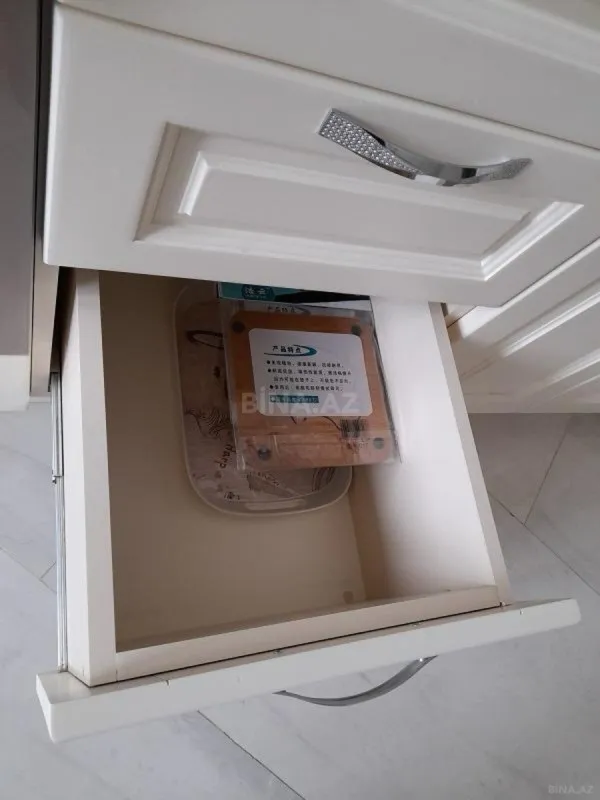 Kirayə verilir 2 otaqlı mənzil 110 m²