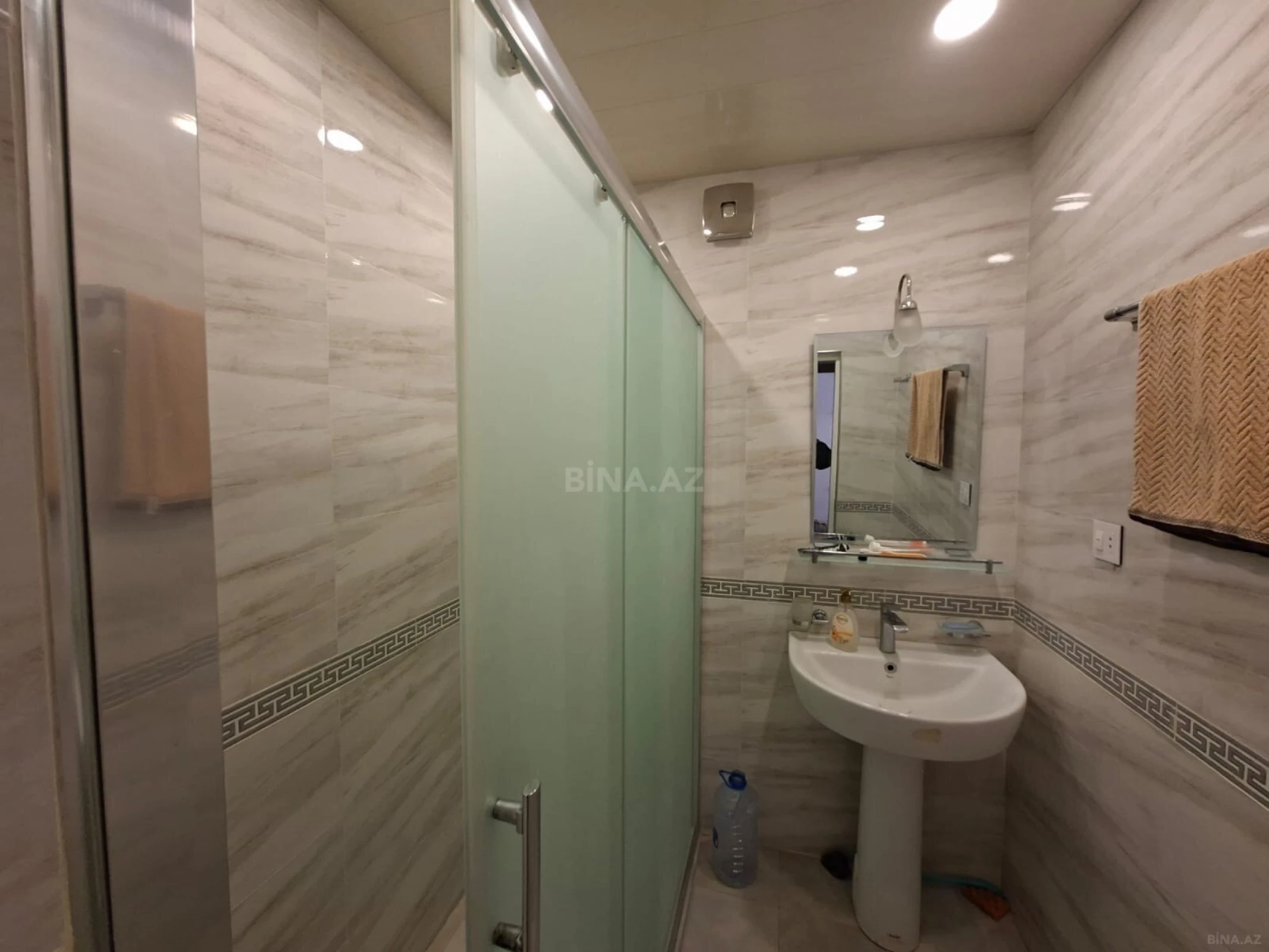 Satılır 5 otaqlı mənzil 120 m²