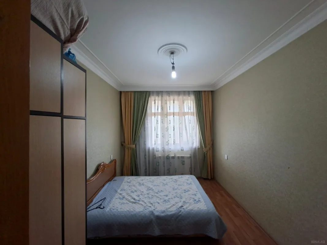 Satılır 5 otaqlı mənzil 120 m²