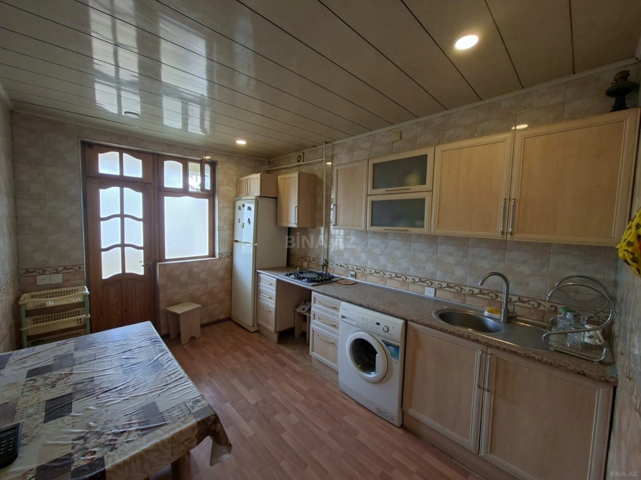 Satılır 5 otaqlı mənzil 120 m²