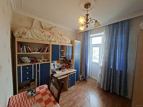 Satılır 5 otaqlı mənzil 120 m²