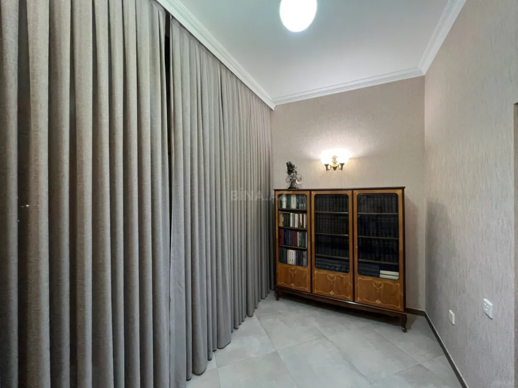 Kirayə verilir 7 otaqlı həyət evi 600 m²