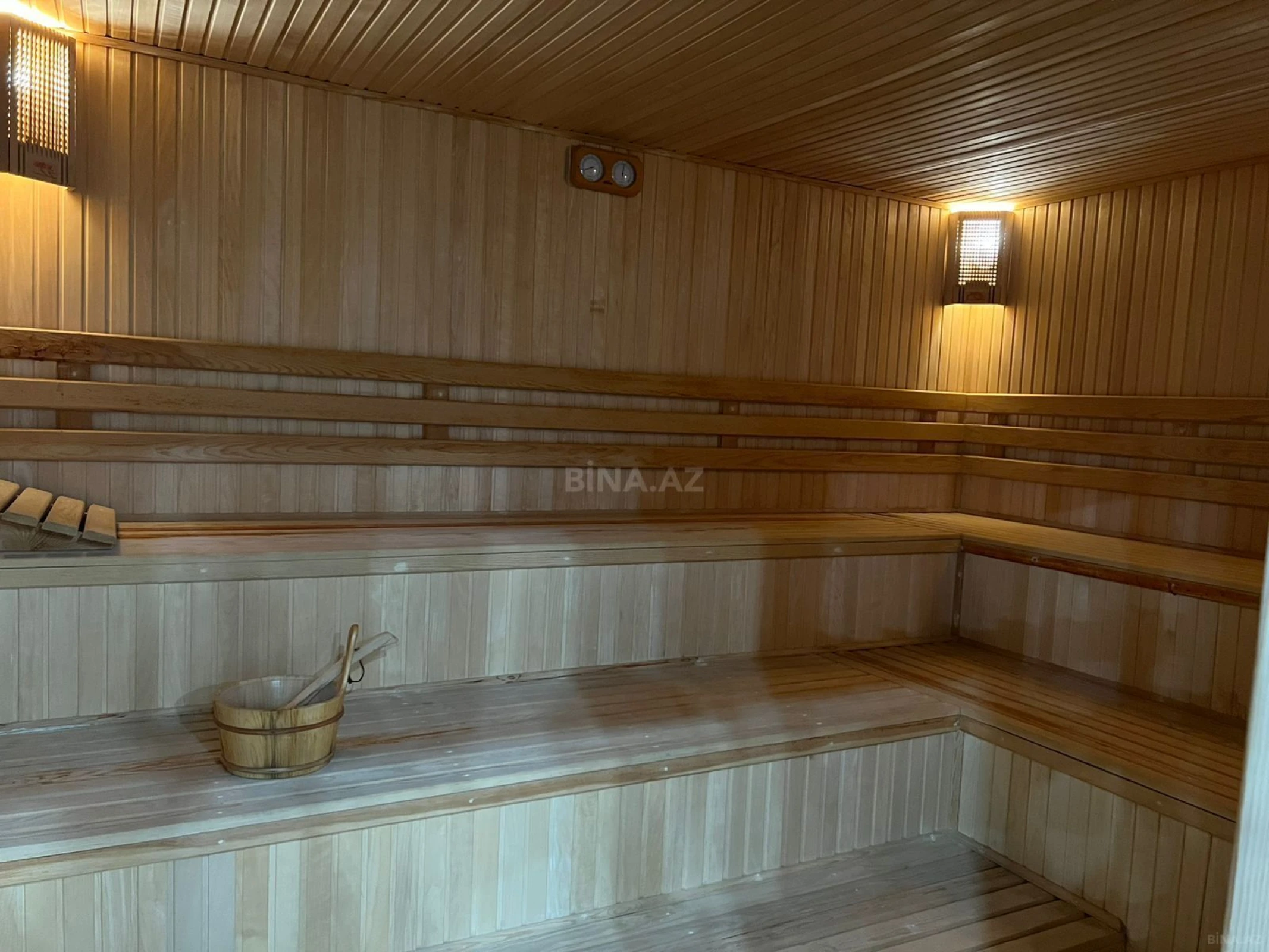 Kirayə verilir 7 otaqlı həyət evi 600 m²