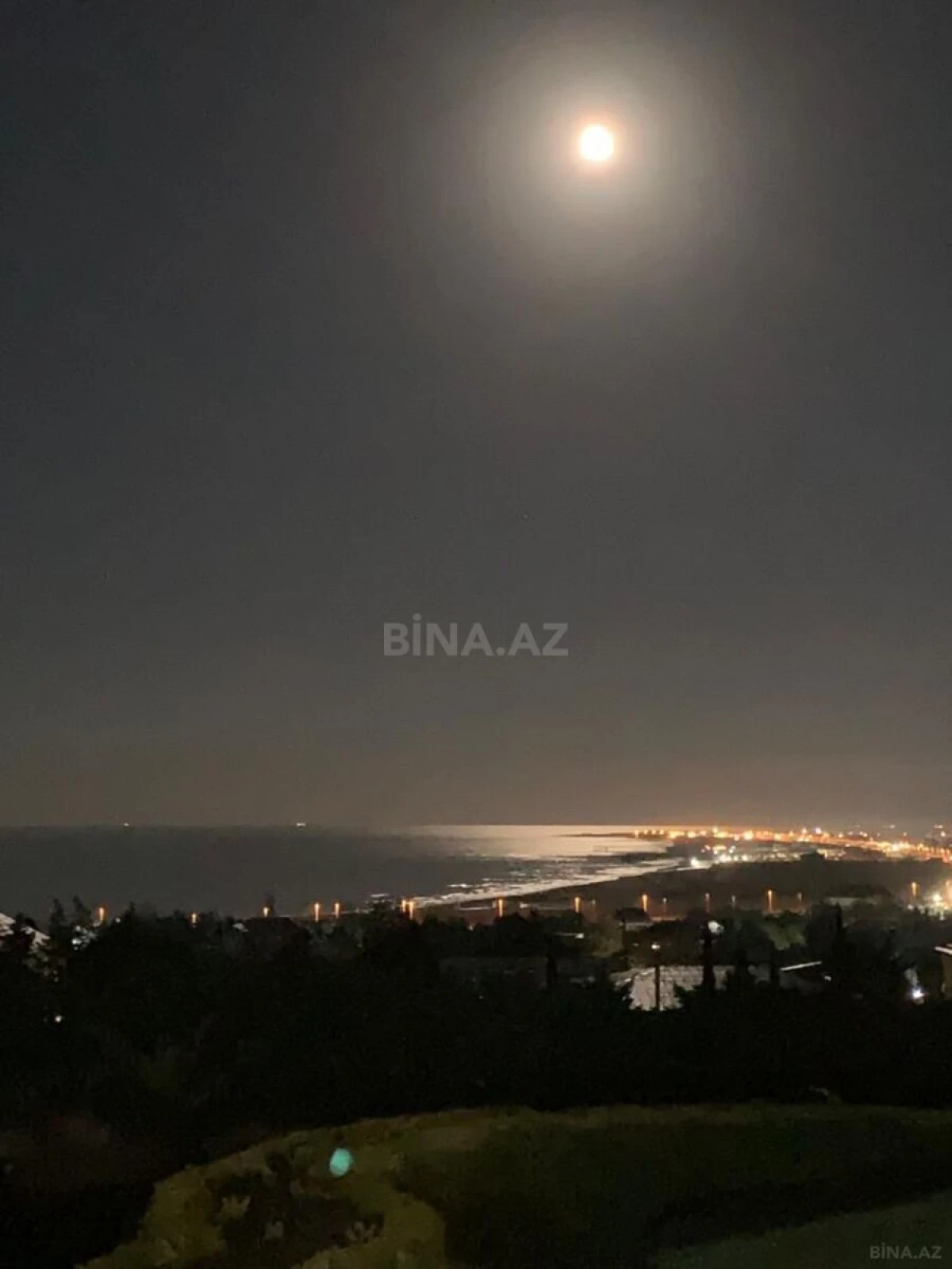 Kirayə verilir 7 otaqlı həyət evi 600 m²