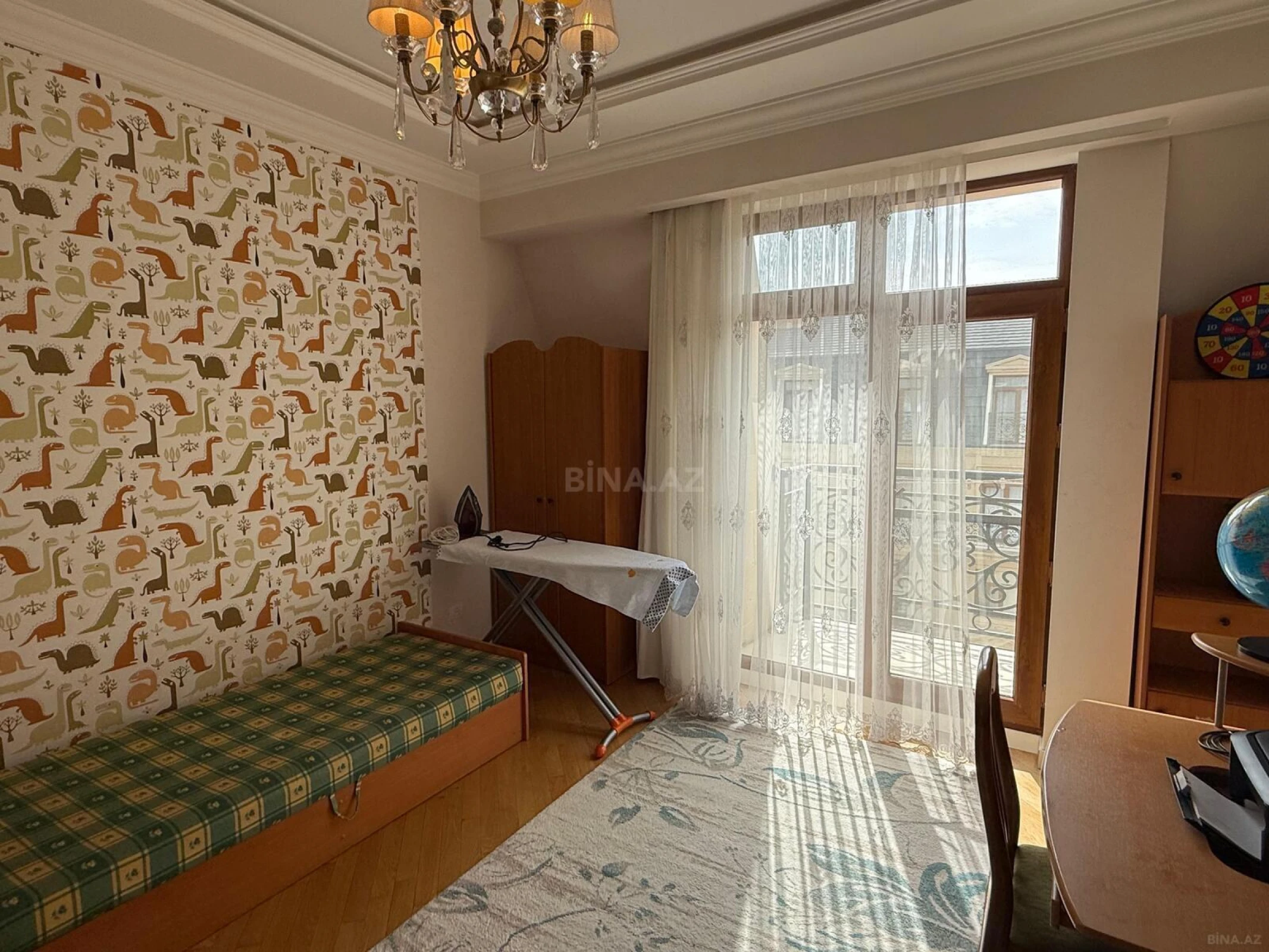 Kirayə verilir 5 otaqlı mənzil 210 m²