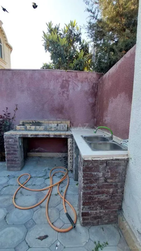 Satılır 4 otaqlı həyət evi 140 m²