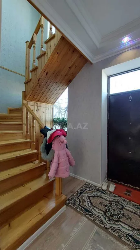 Satılır 4 otaqlı həyət evi 140 m²