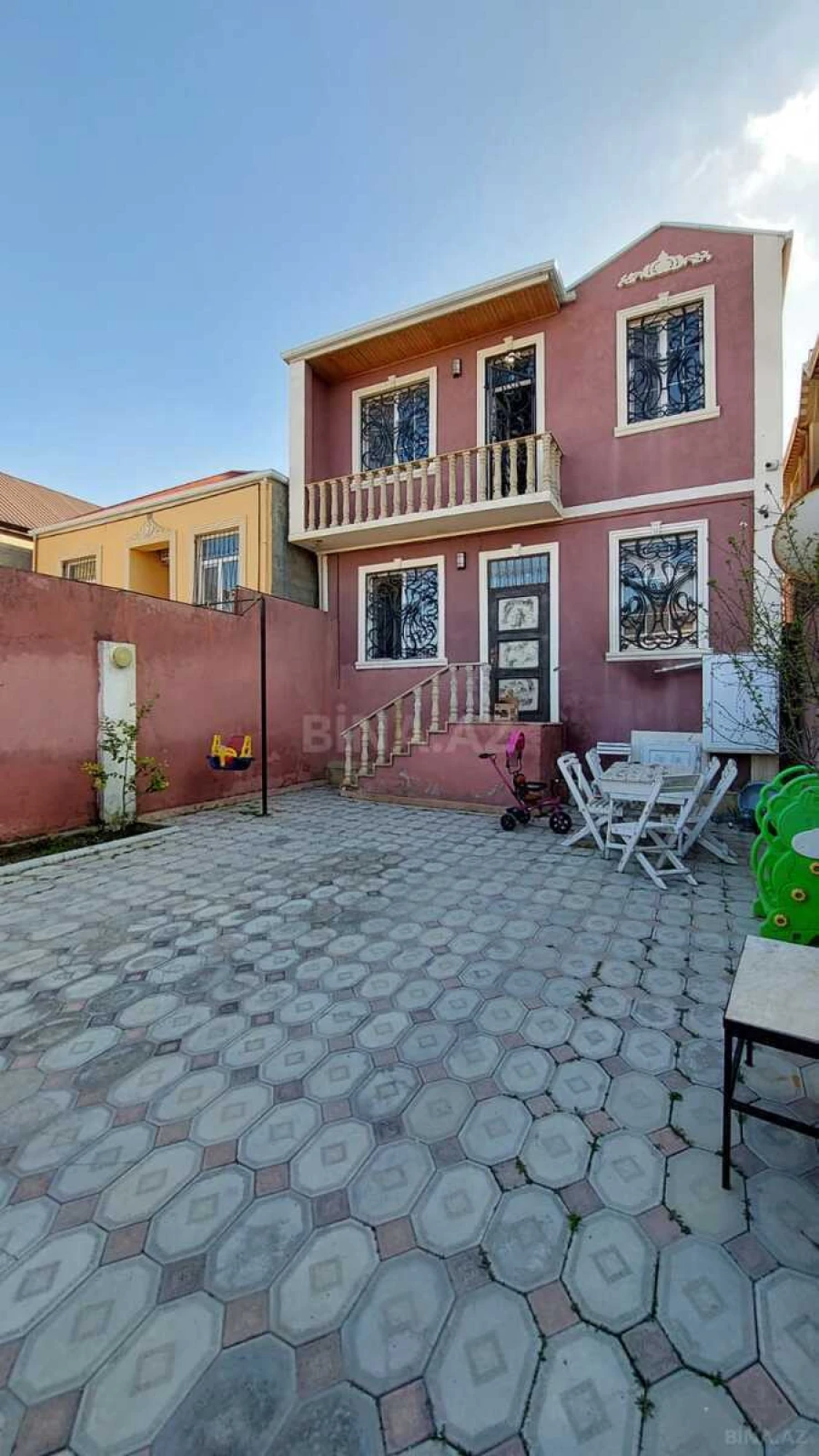Satılır 4 otaqlı həyət evi 140 m²