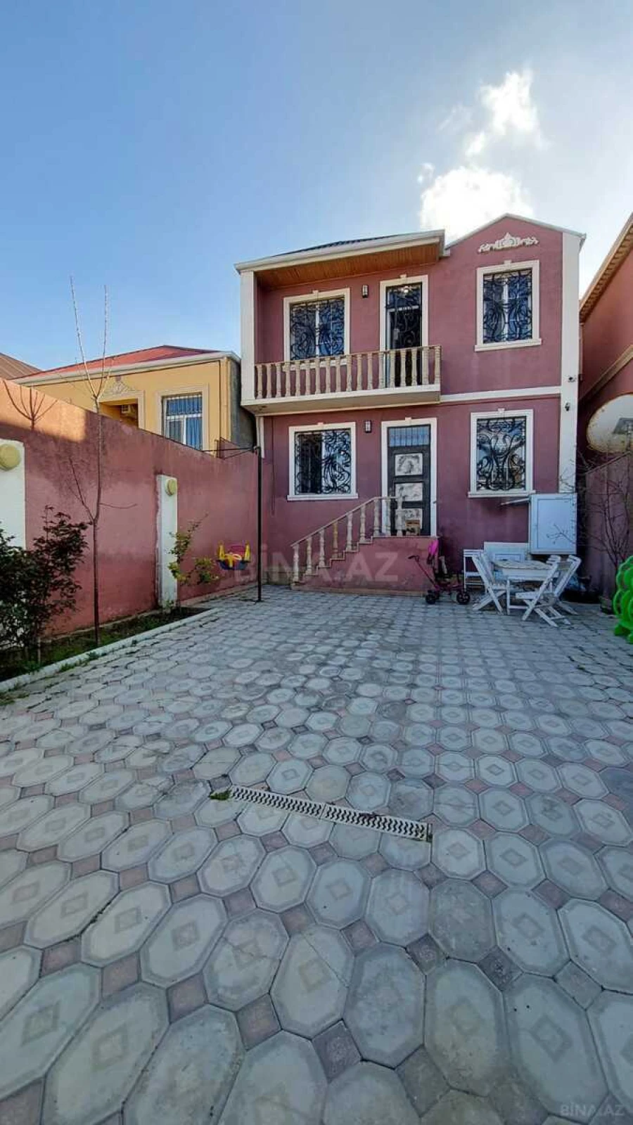 Satılır 4 otaqlı həyət evi 140 m²