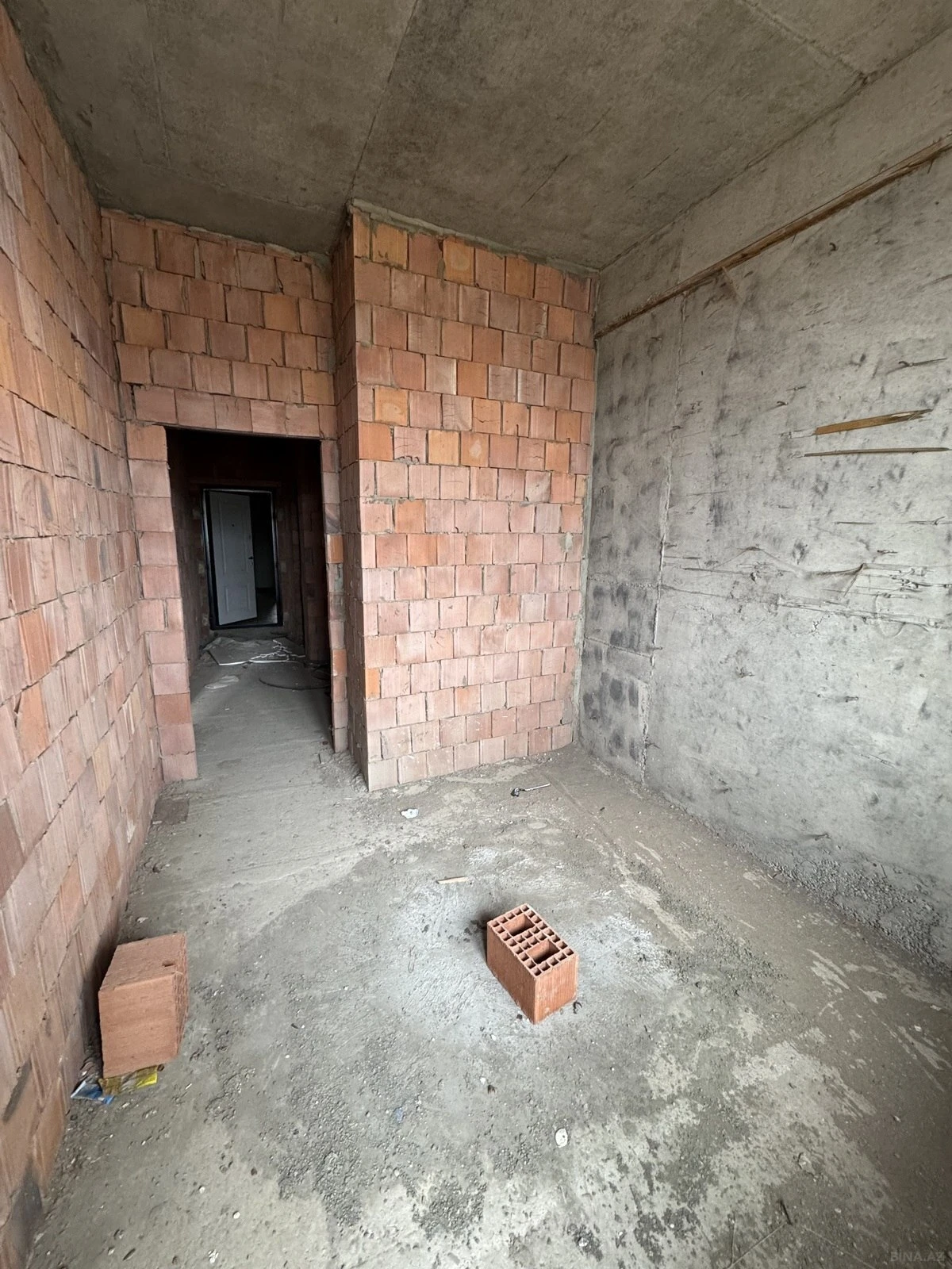 Satılır 3 otaqlı mənzil 61 m²