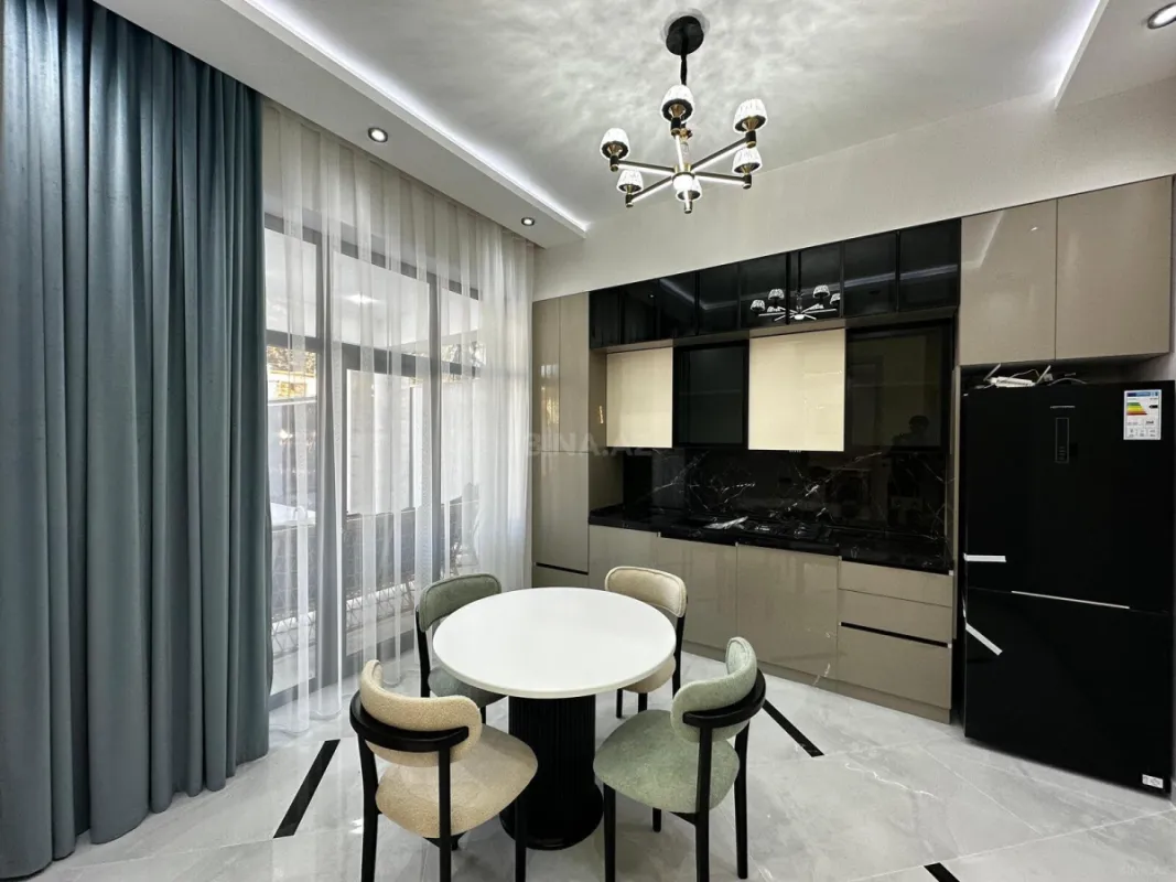Satılır 4 otaqlı həyət evi 170 m²