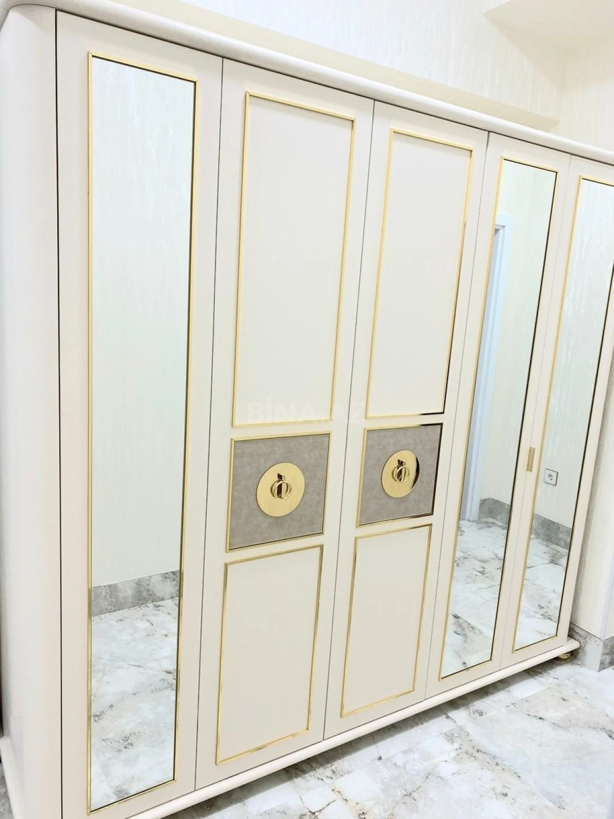 Kirayə verilir 3 otaqlı mənzil 100 m²