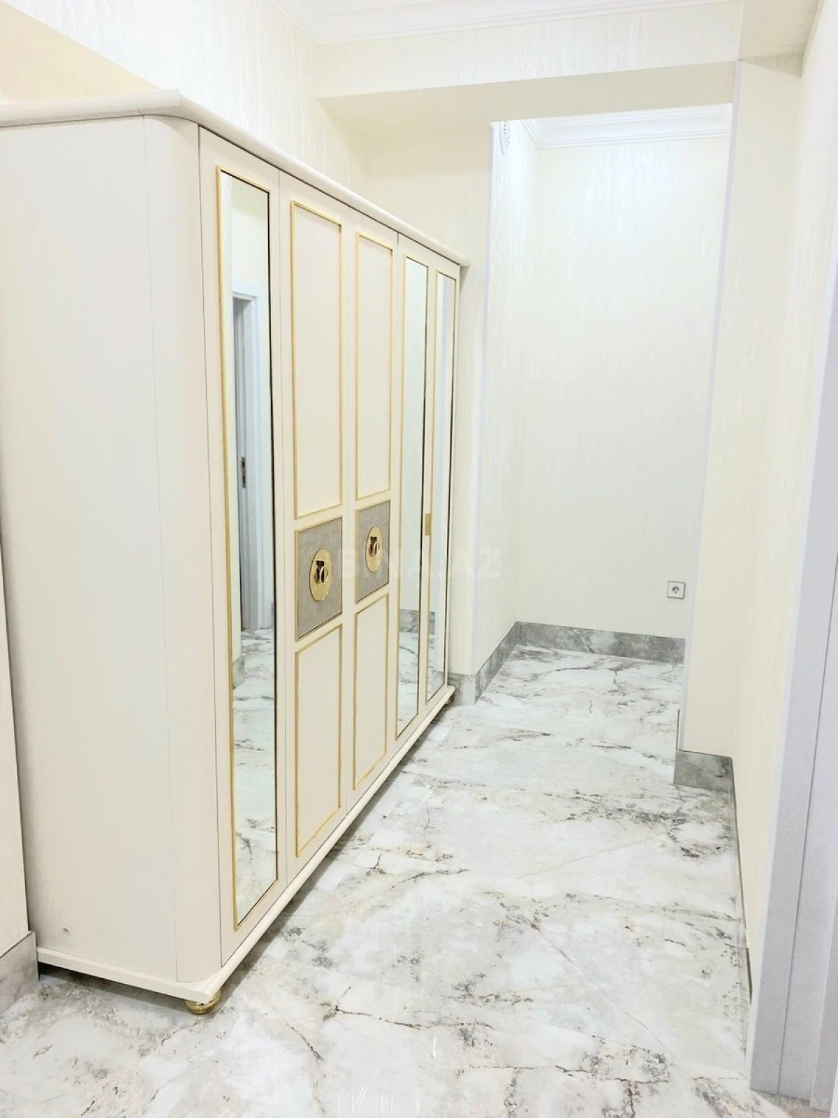Kirayə verilir 3 otaqlı mənzil 100 m²