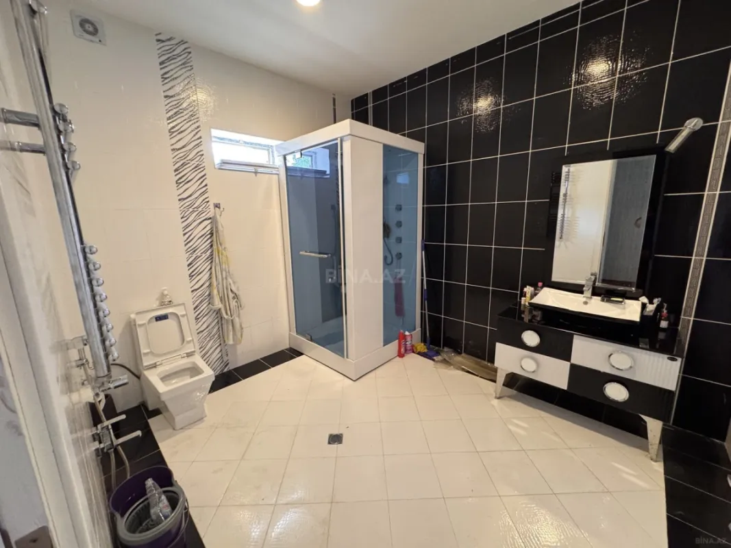 Satılır 4 otaqlı həyət evi 300 m²