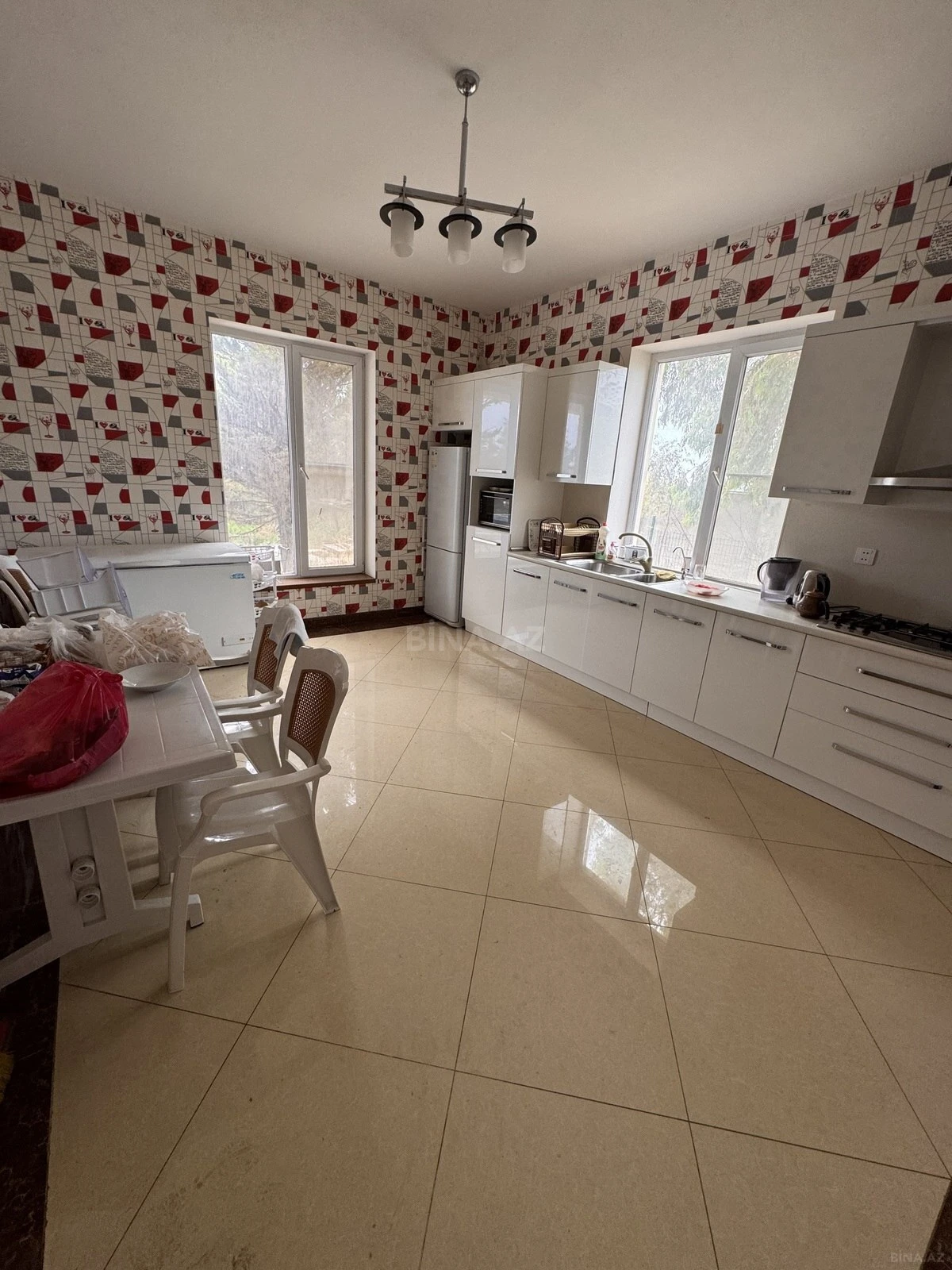 Satılır 4 otaqlı həyət evi 300 m²