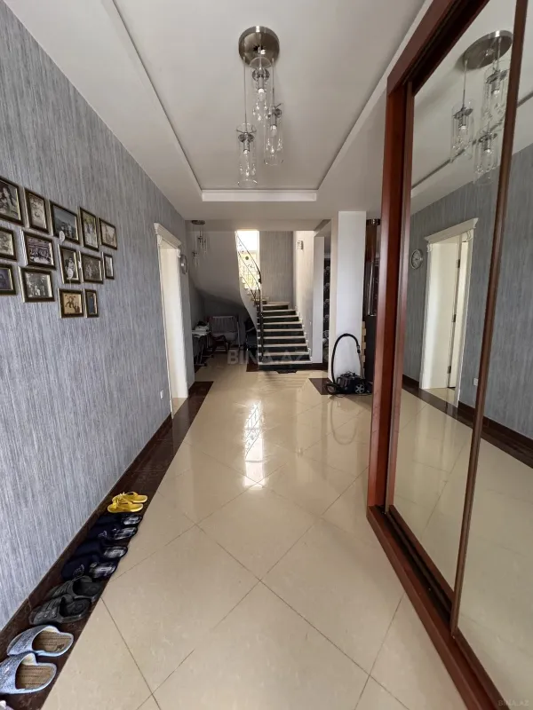 Satılır 4 otaqlı həyət evi 300 m²