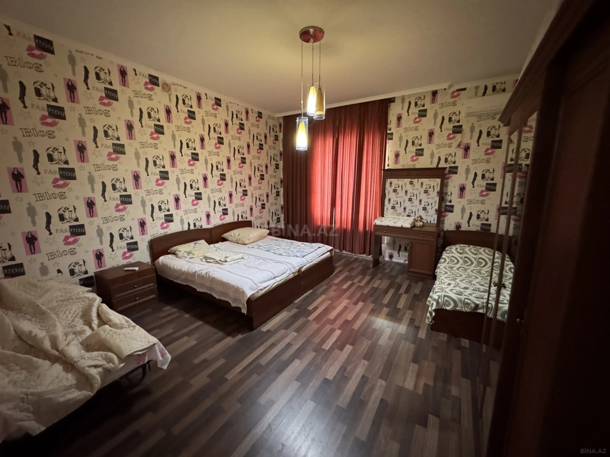 Satılır 4 otaqlı həyət evi 300 m²