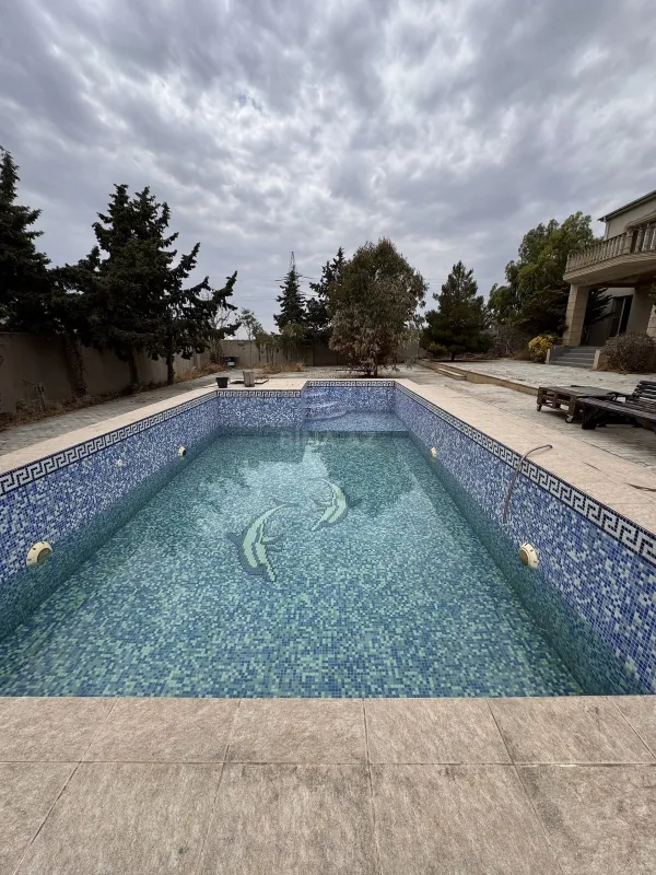 Satılır 4 otaqlı həyət evi 300 m²